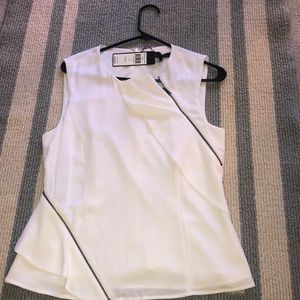 NWT BCBGMAXAZRIA white “LESLEE” zipper top!!